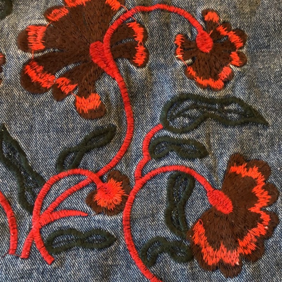 ALICE & YOU Size 26 Denim Shorts Floral Embroidered Fold-Hem  Distressing $69NEW - Picture 14 of 16